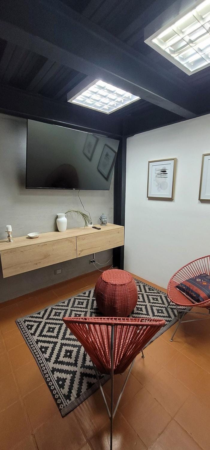 Vintage House With Jacuzzi In Manila House in Medellin