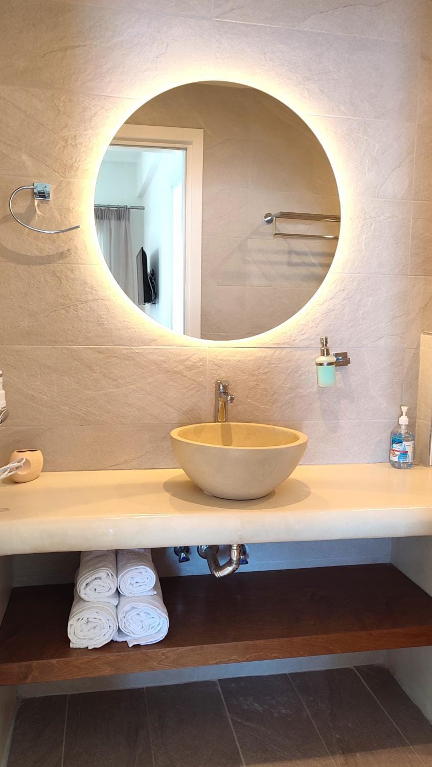 Bathroom, towels