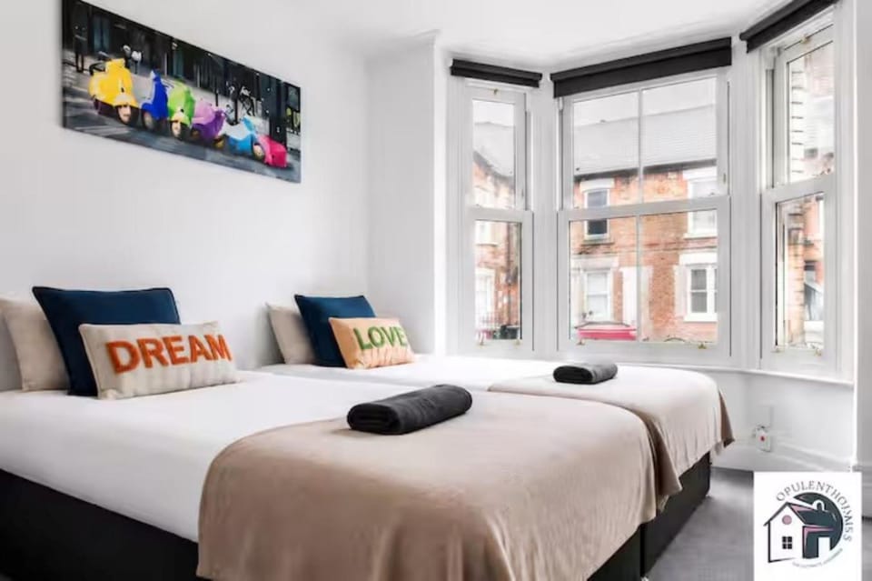 Bed, Photo of the whole room, Bedroom, Text overlay