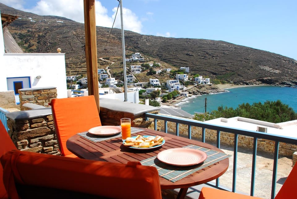 Day, View (from property/room), Balcony/Terrace, Dining area, Beach, Sea view