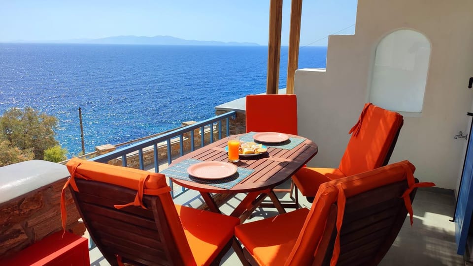 View (from property/room), Balcony/Terrace, Seating area, Sea view