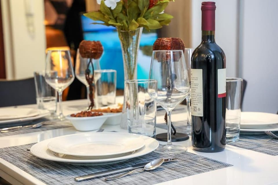 Food and drinks, Dining area, Food, Drinks