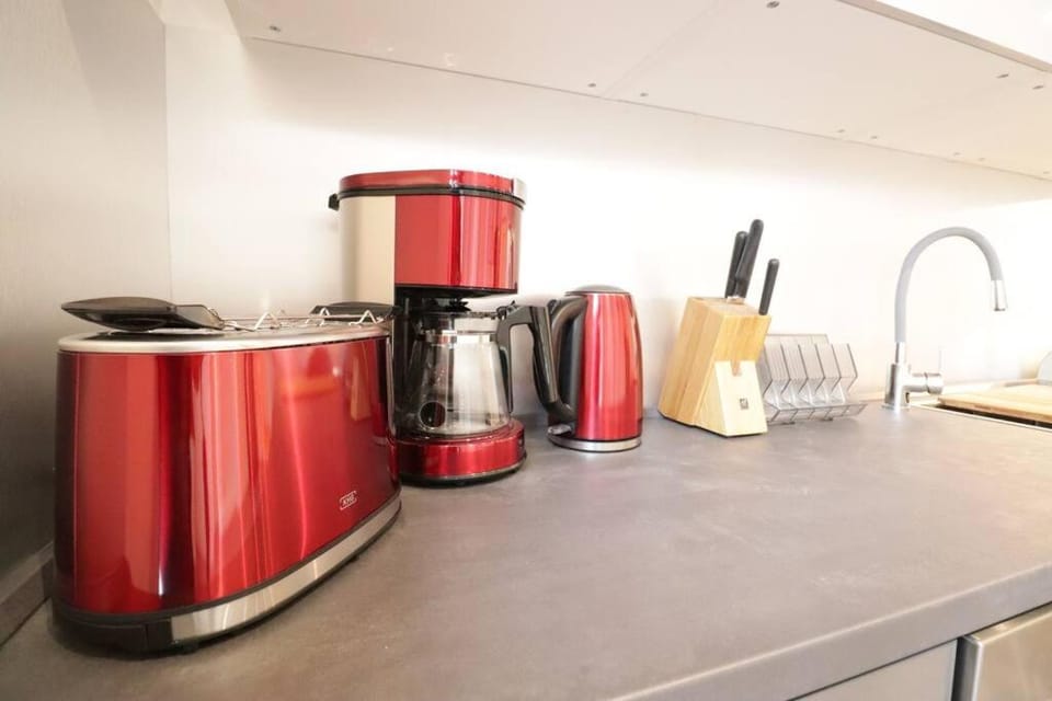 Coffee/tea facilities, toaster