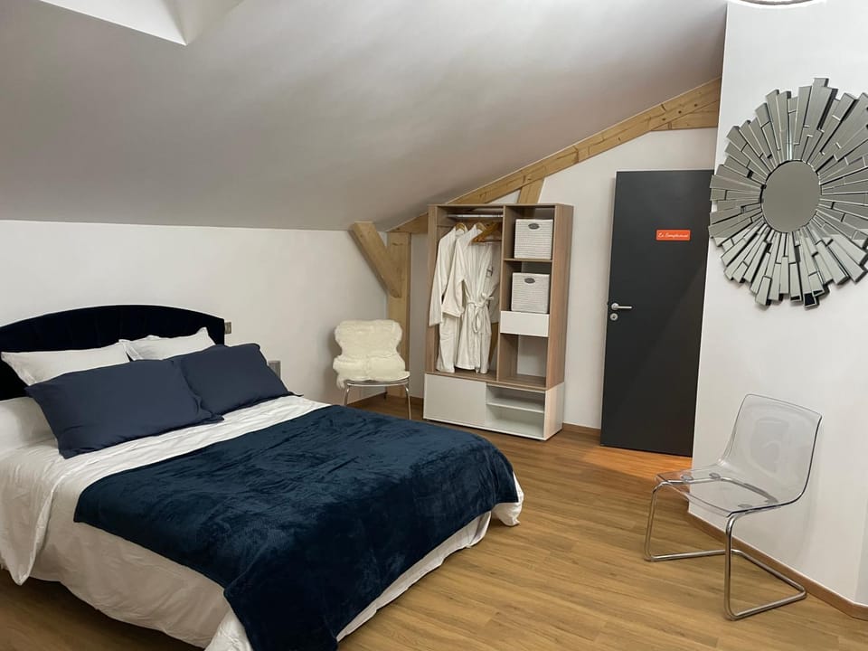 Bed, Photo of the whole room, Bedroom, towels, wardrobe