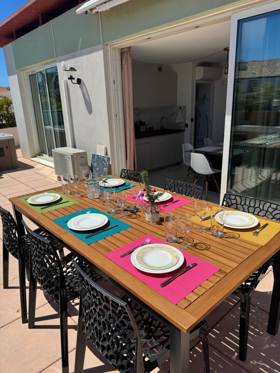 Penthouse - Jacuzzi - Terrace - Parking - 2 pools Apartment in Antibes