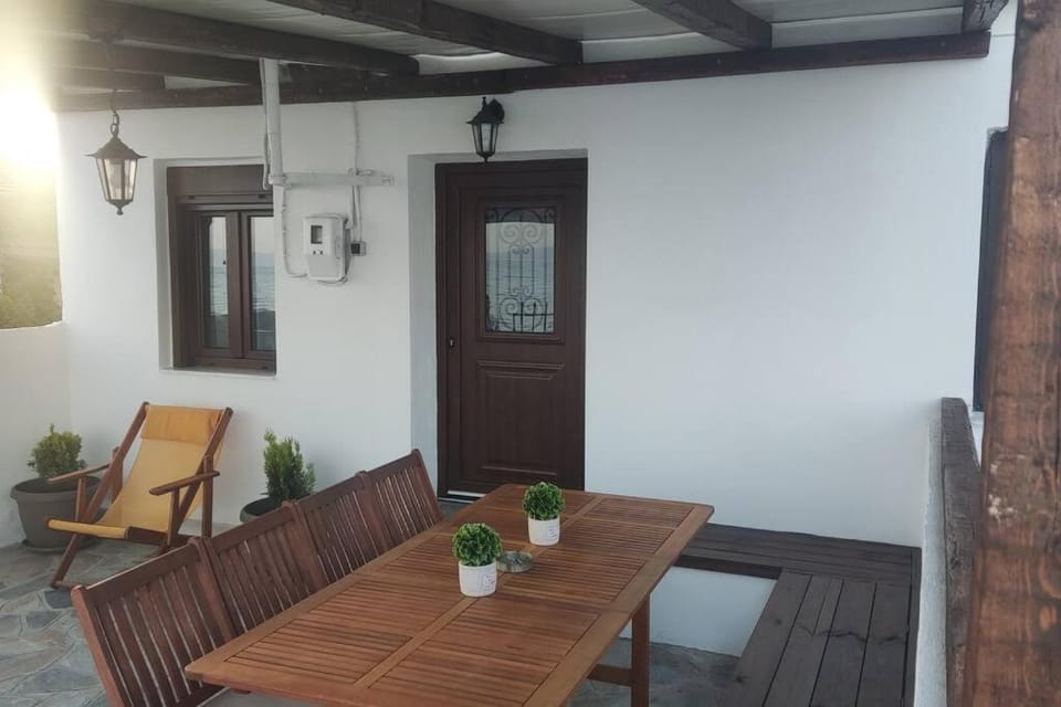 Balcony/Terrace, Dining area, Inner courtyard view