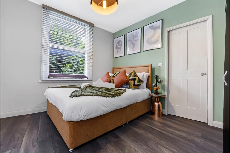 Bed, Photo of the whole room, Bedroom, towels, wardrobe