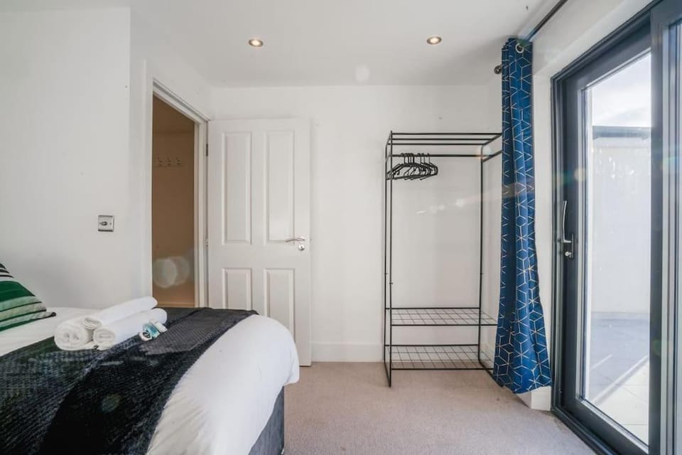 Bed, Photo of the whole room, Bedroom, towels, wardrobe