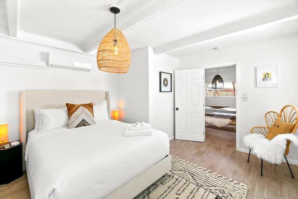 Joshua Tree 4BR with Hot Tub by Colby and Conrad House in Joshua Tree