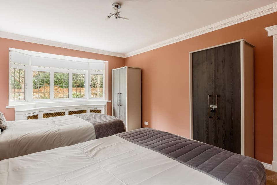 Bedroom, wardrobe