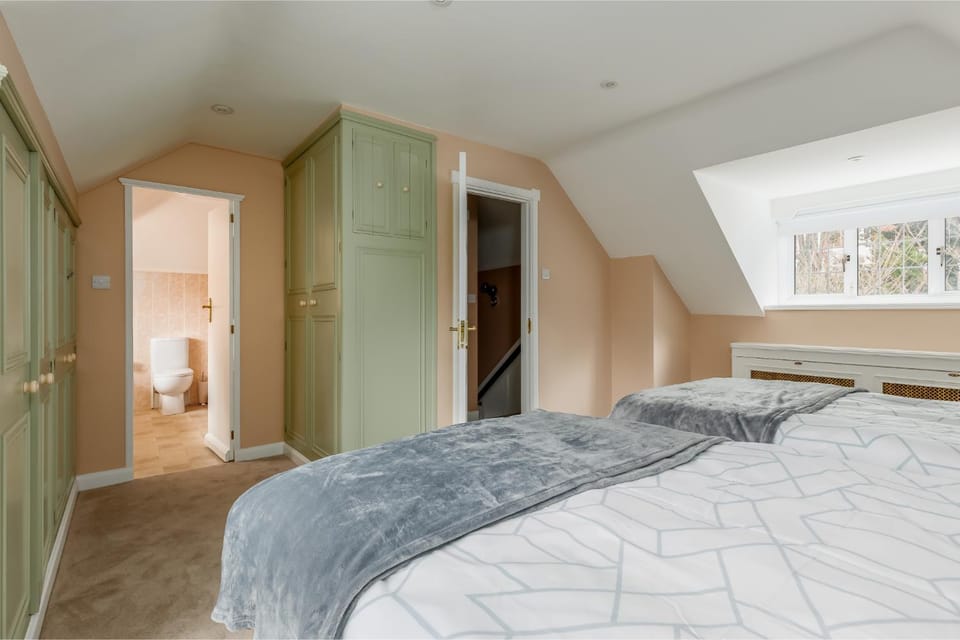 Bed, Bedroom, wardrobe