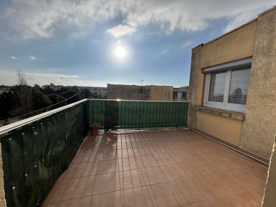 Charmant T2 avec terrasse, climatisation, parking - Valras-Plage - FR-1-701-6 Apartment in Occitanie