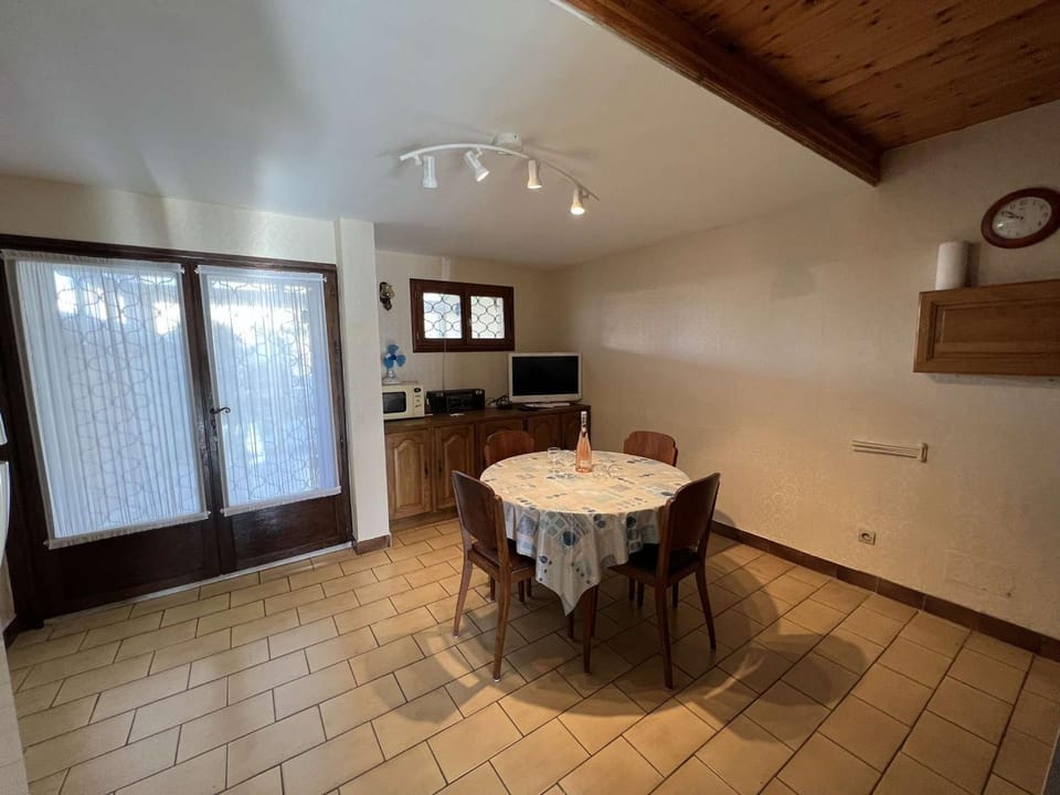 Pavillon 2 Pièces avec Parking, Proche Plage, 6 Pers. - FR-1-701-8 Apartment in Occitanie