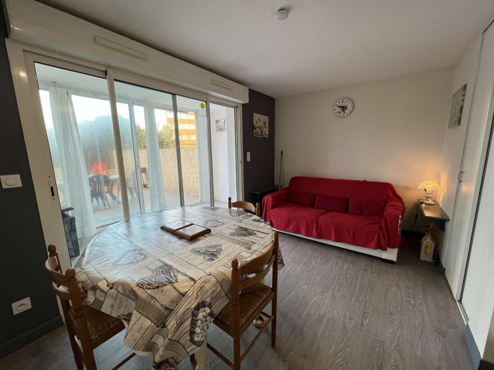 T2 à Valras-Plage avec Terrasse, Parking Privé, 4 Pers., Proche Plage et Commerces - FR-1-701-19 Apartment in Occitanie