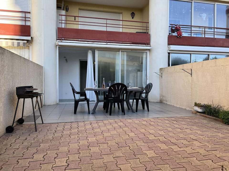 T2 à Valras-Plage avec Terrasse, Parking Privé, 4 Pers., Proche Plage et Commerces - FR-1-701-19 Apartment in Occitanie