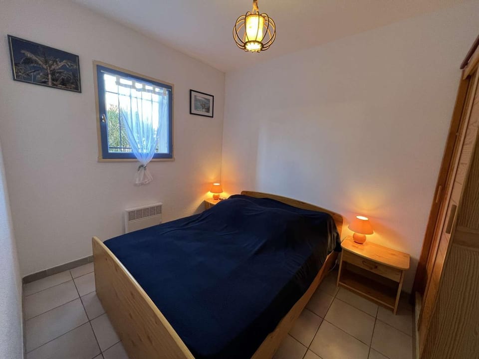 T3 avec Terrasse Spacieuse, Proche Plage, 4 Pers., Parking Inclus - FR-1-701-27 Apartment in Occitanie