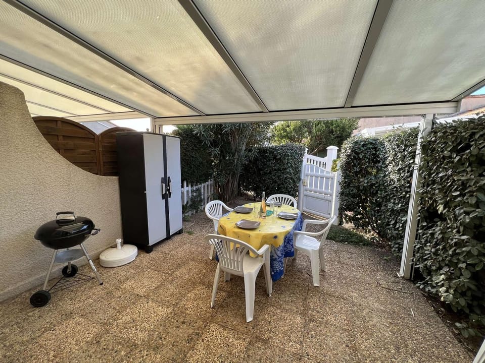 Pavillon 4 pers. avec parking et piscine, Valras-Plage - FR-1-701-31 Apartment in Occitanie