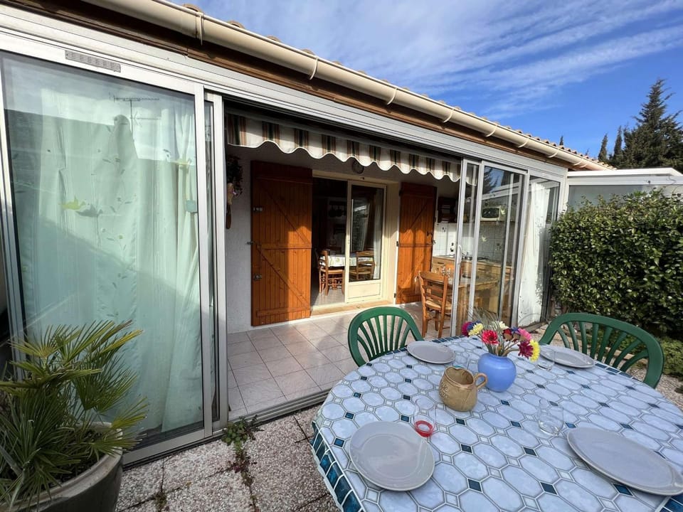 Pavillon avec Terrasse, 5 Personnes, Parking, Valras-Plage - FR-1-701-36 Apartment in Occitanie