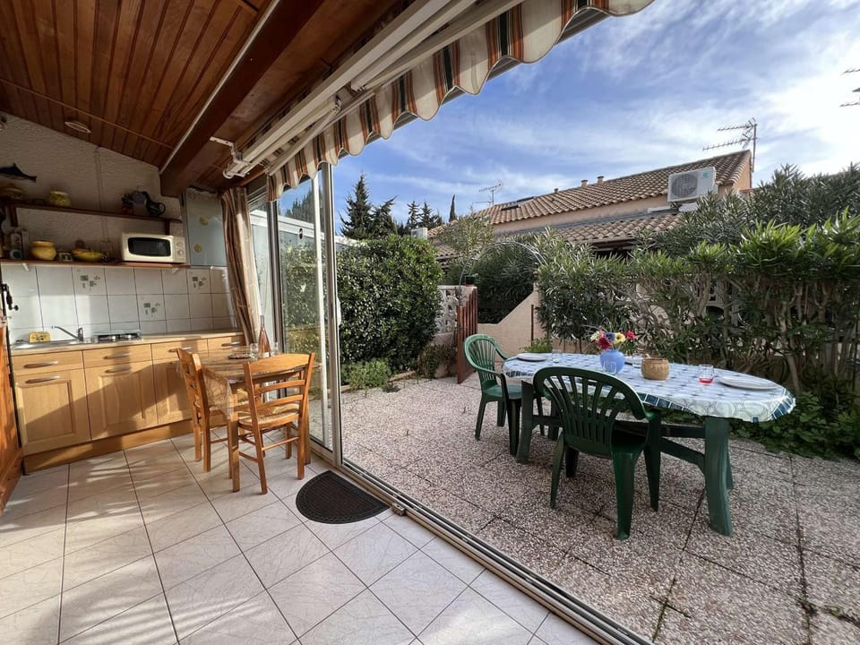 Pavillon avec Terrasse, 5 Personnes, Parking, Valras-Plage - FR-1-701-36 Apartment in Occitanie