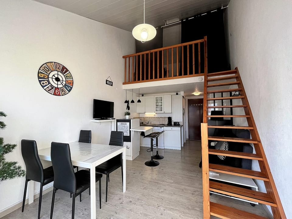 Studio mezzanine proche mer avec balcon Apartment in Les Sables-d'Olonne