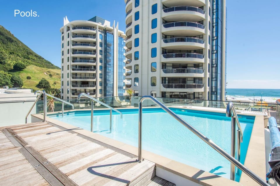 Hot Tub, Swimming pool