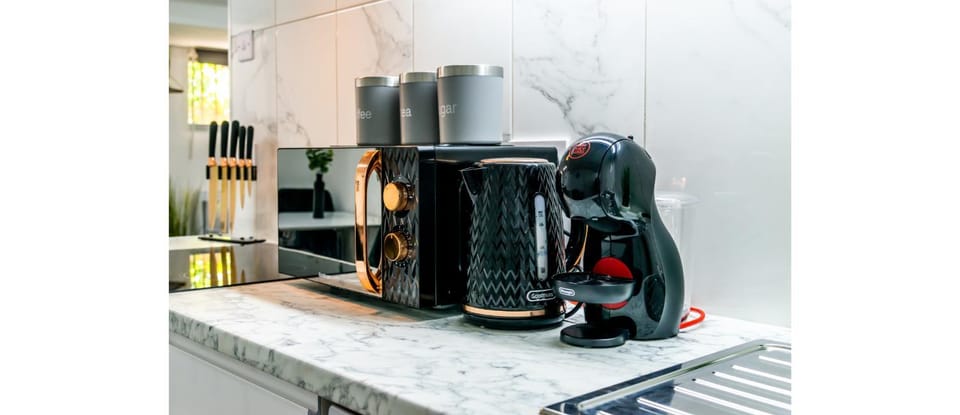 Coffee/tea facilities, Kitchen or kitchenette, microwave