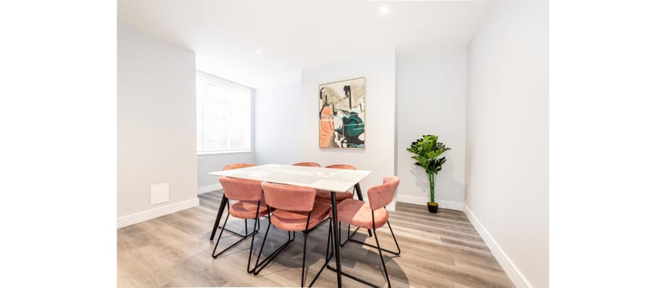 Living room, Seating area, Dining area