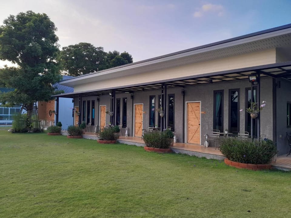 Property building, Day