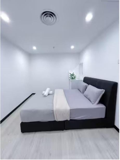 Sunrise@Gurney Spacious 2BR Duplex Apartment in George Town