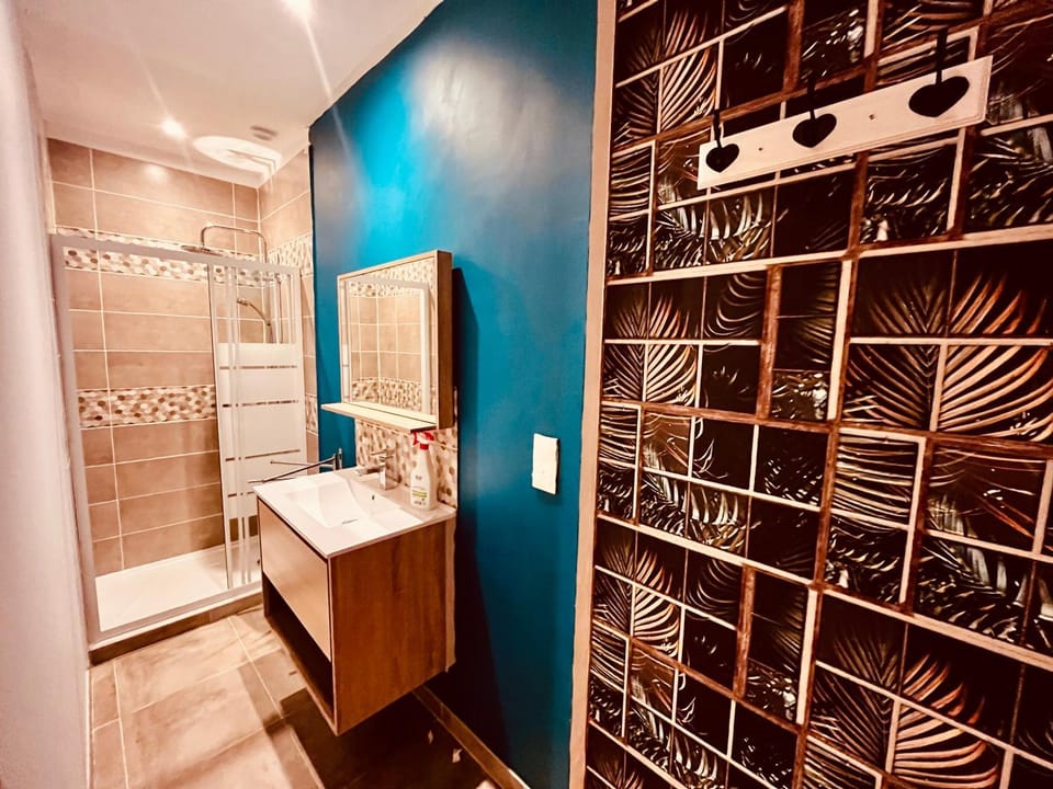 Le domaine des Oliviers ALES Piscine Jacuzzi Sauna Apartment in Alès