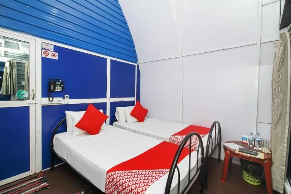 Airport A4 Hostel CMB INTL - By A4 Transit Hub-Free WIFI & Pick Up & Drop 24HRS Hostel in Western Province