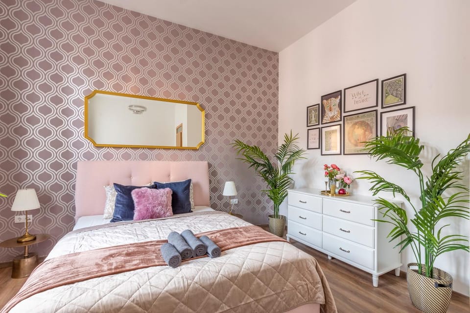 Bed, Photo of the whole room, Bedroom, wardrobe