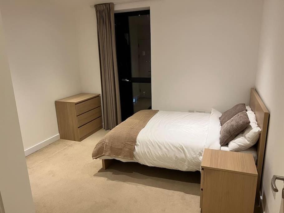 Modern 2 bed - Olympic Park Stratford Apartment in London
