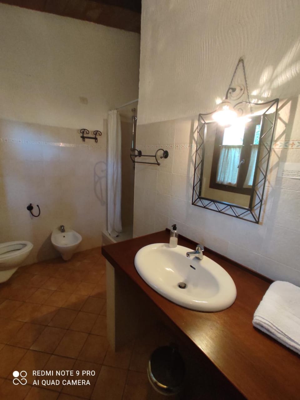 Shower, Toilet, Bathroom, bidet, towels