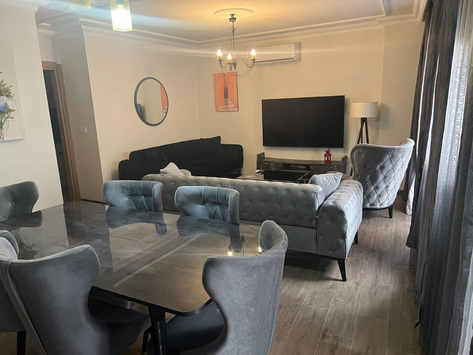 Communal lounge/ TV room, TV and multimedia, Living room, air conditioner