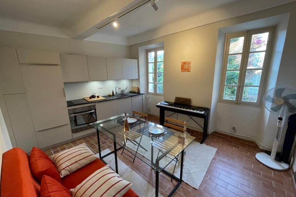 Charming Studio - in the heart of a medieval village Apartment in Bormes-les-Mimosas