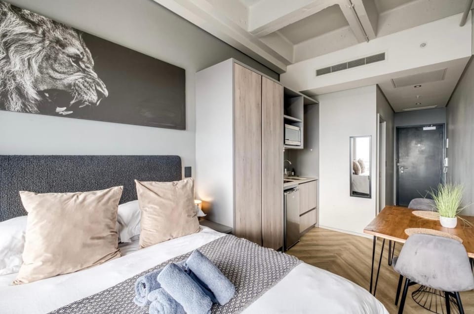 Cosy Studio with Spectacular Views Apartment in Cape Town