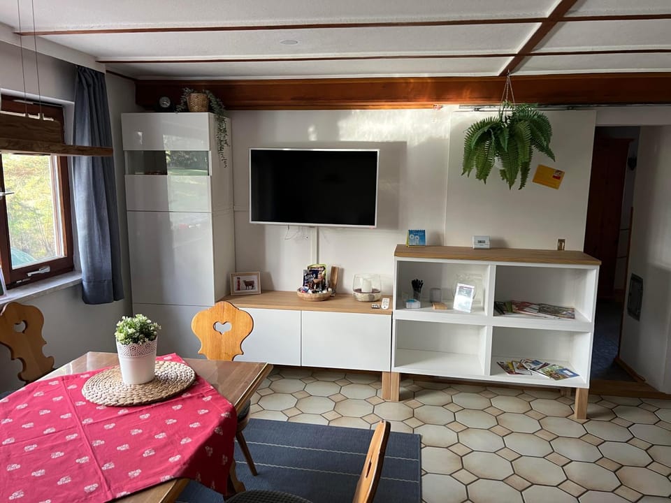 TV and multimedia, Dining area