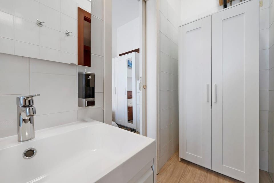 Bathroom, Living room