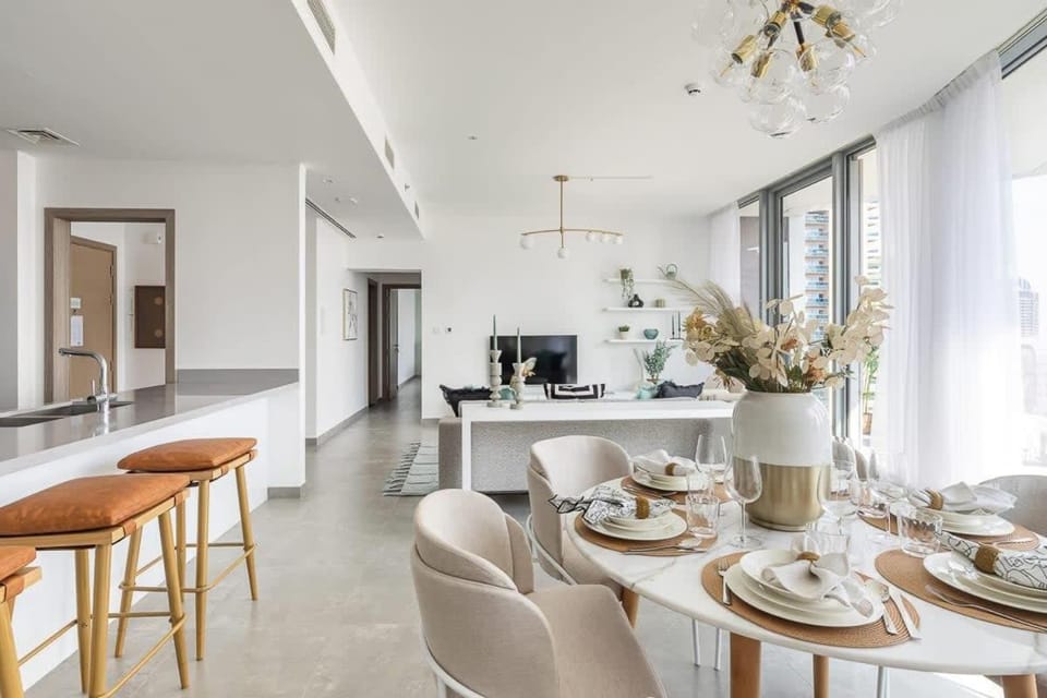 Frank Porter - Stella Maris Apartment in Dubai