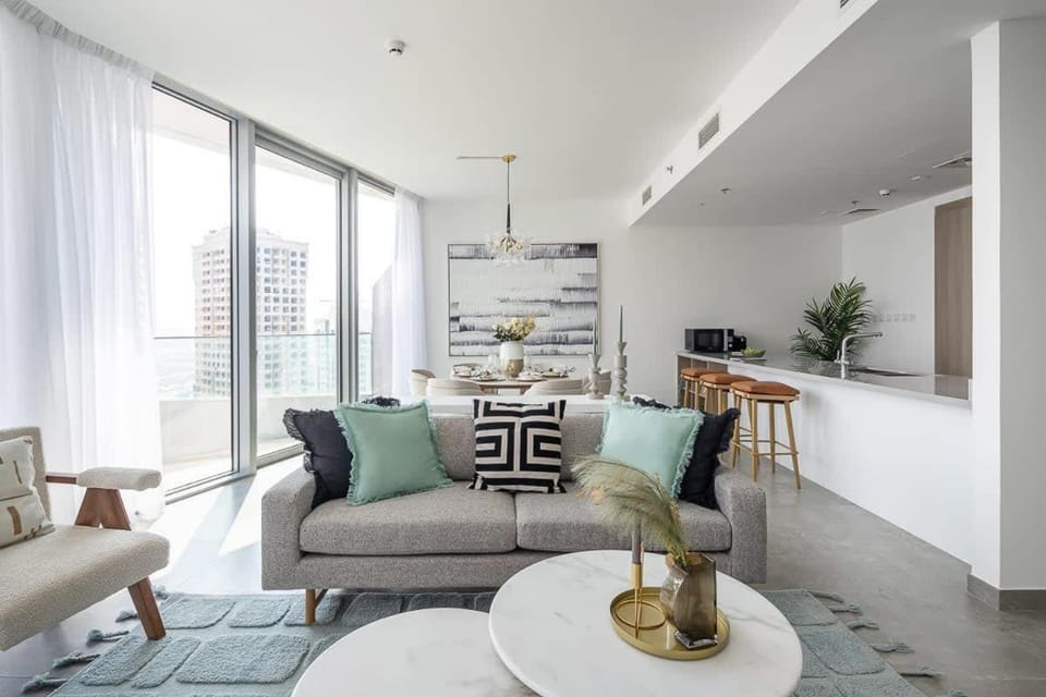 Frank Porter - Stella Maris Apartment in Dubai