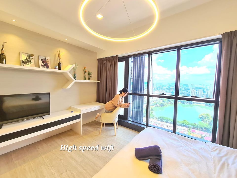 TV and multimedia, Living room, Photo of the whole room, Seating area, Evening entertainment
