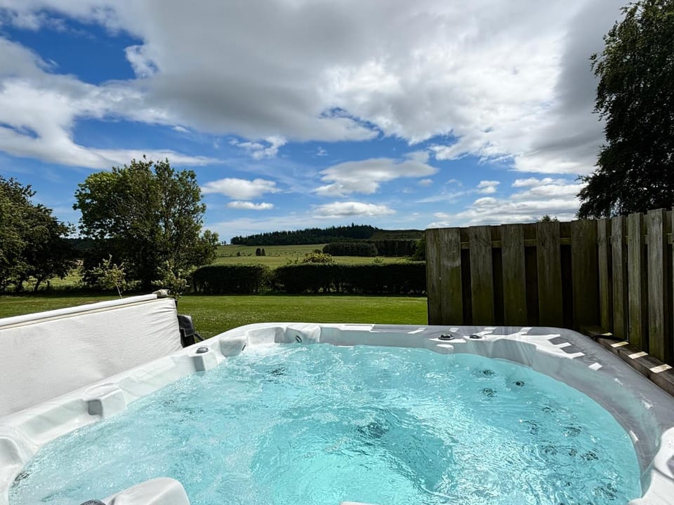 Natural landscape, Hot Tub, View (from property/room)