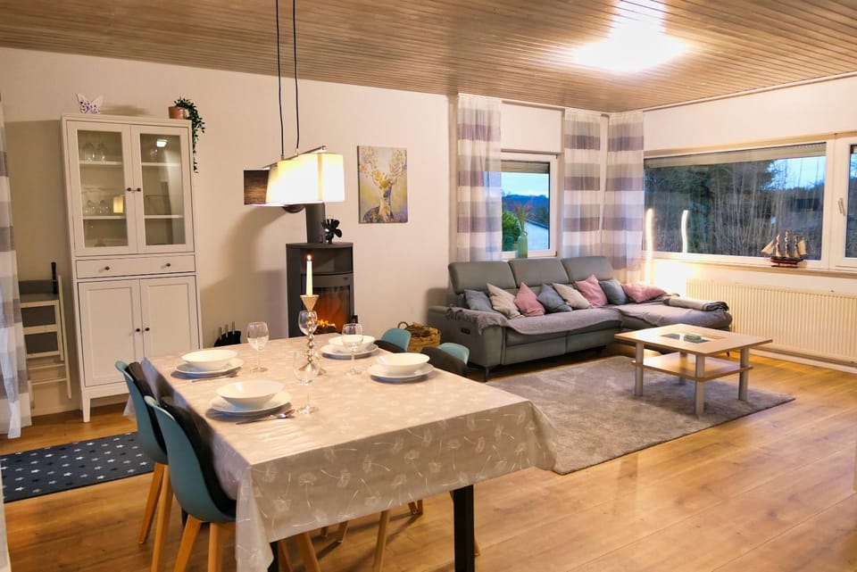 Living room, Seating area, Dining area
