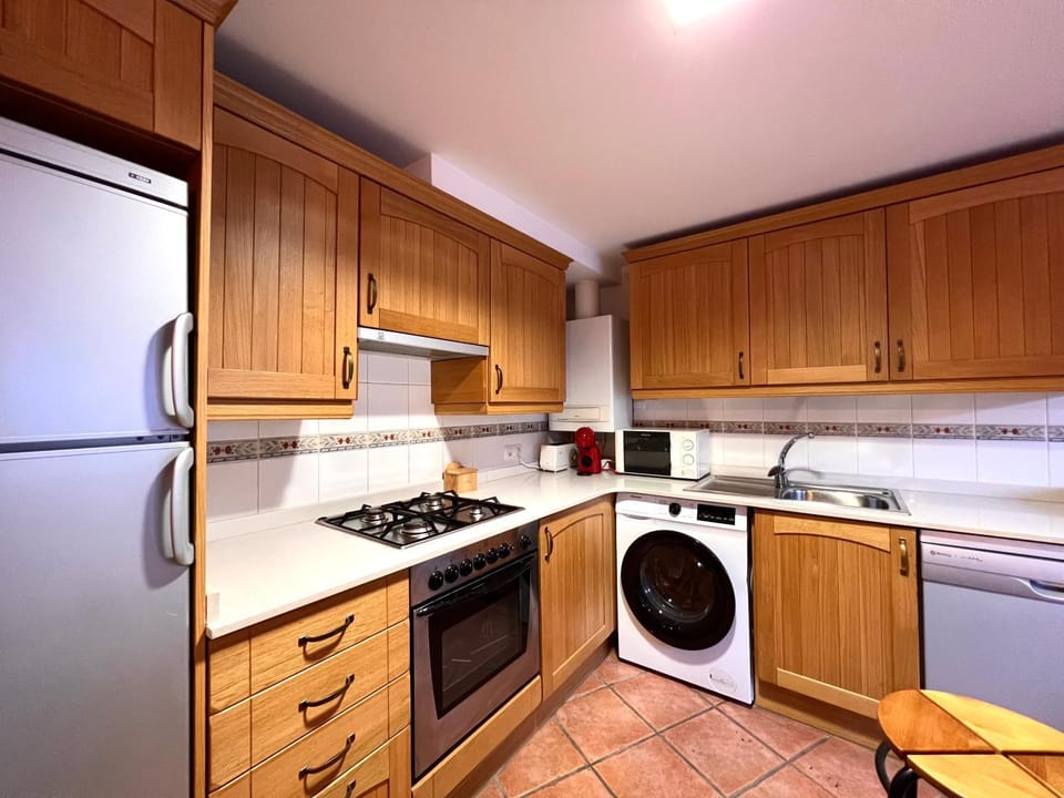 Kitchen or kitchenette, dishwasher, minibar, oven, pet friendly, stove, toaster, washing machine, dryer
