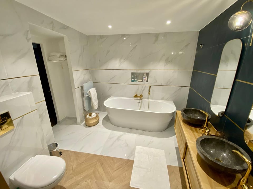 Toilet, Bathroom, Bath