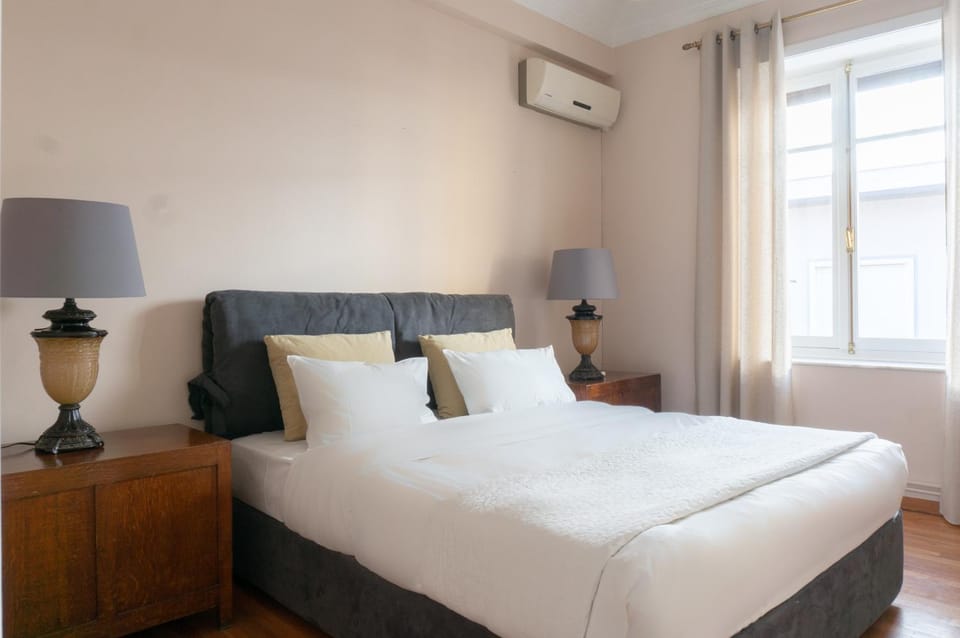 Bed, Bedroom, air conditioner