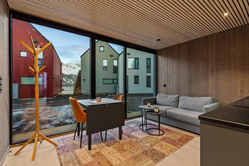 View (from property/room), Living room, Seating area, Dining area