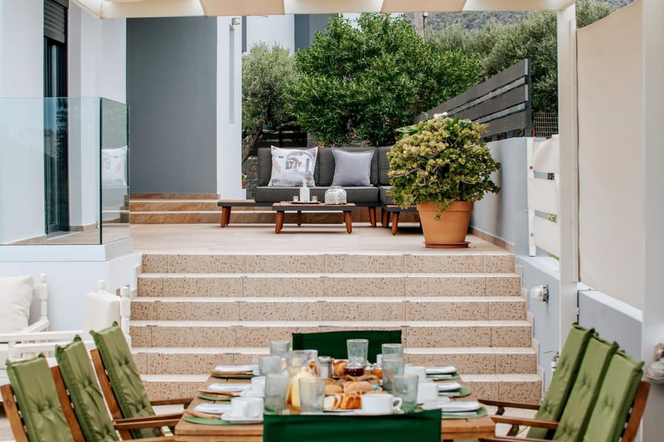 Patio, Garden, Balcony/Terrace, Living room, Seating area, Dining area