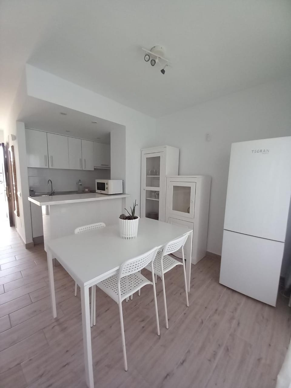 Kitchen or kitchenette, Dining area, minibar, pet friendly, stove